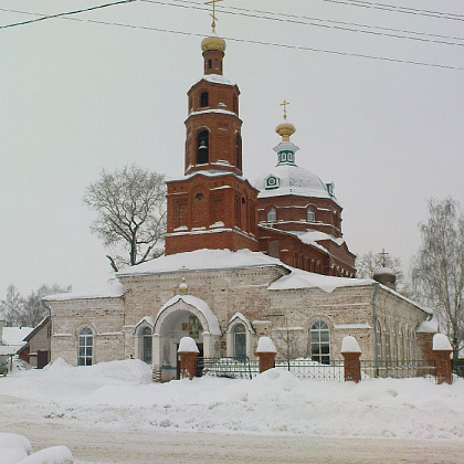 Входная группа Свято-Троицкий храм села Алнаши. 