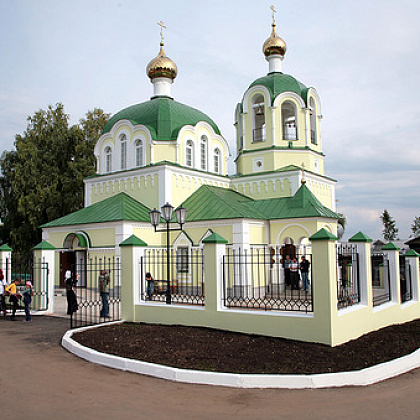 Входная группа Свято-Пантелеимоновский храм села Каракулино. 