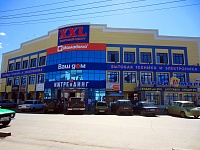 Входная группа ТЦ XXL Сарапул, торговый центр.  Горького,  15а