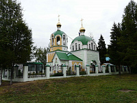 Входная группа Храм святых Царственных Мучеников (на Северном кладбище).  Буммашевская,  3б