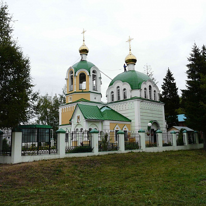 Входная группа Храм святых Царственных Мучеников (на Северном кладбище). 