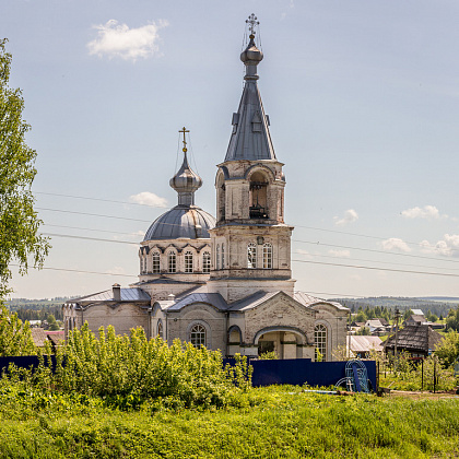 Входная группа Храм Святой Троицы села Кекоран. 
