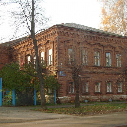 Входная группа Камбарский дом детства и юношества. 