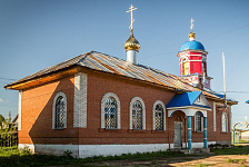 Входная группа Храм Святой Троицы поселка Кизнер.  Первомайская,  93