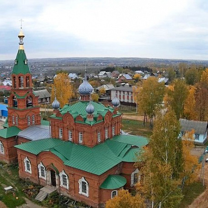 Входная группа Храм Иоанна Богослова поселка Игра. 